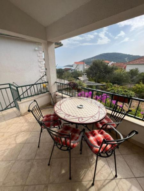 Apartments Luna, Vinišće